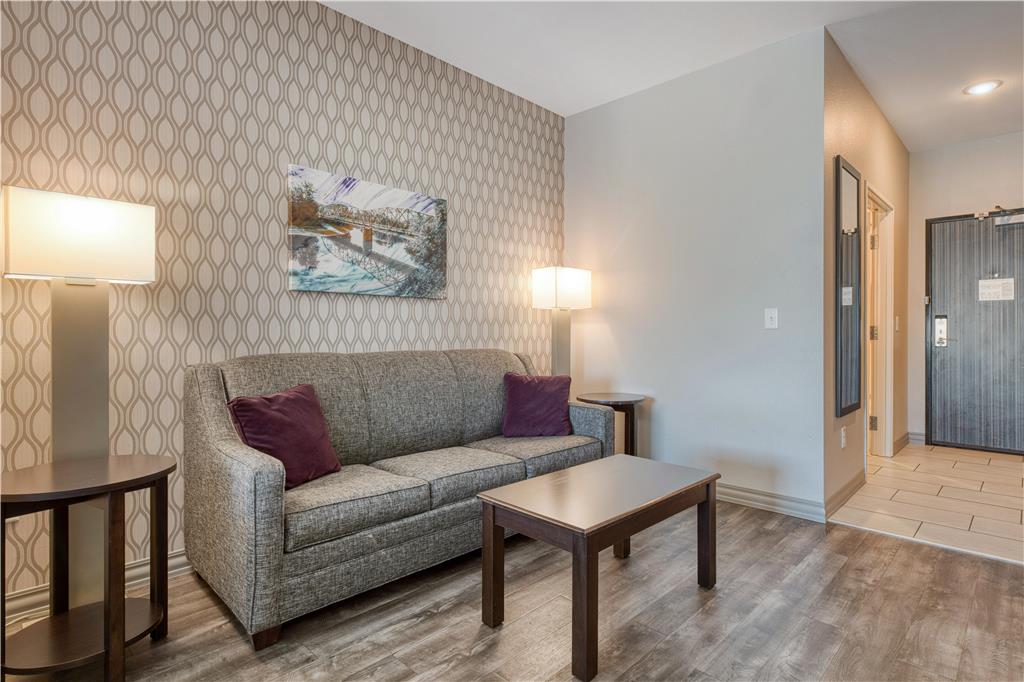 Best Western Plus Saint Peter - photo 18