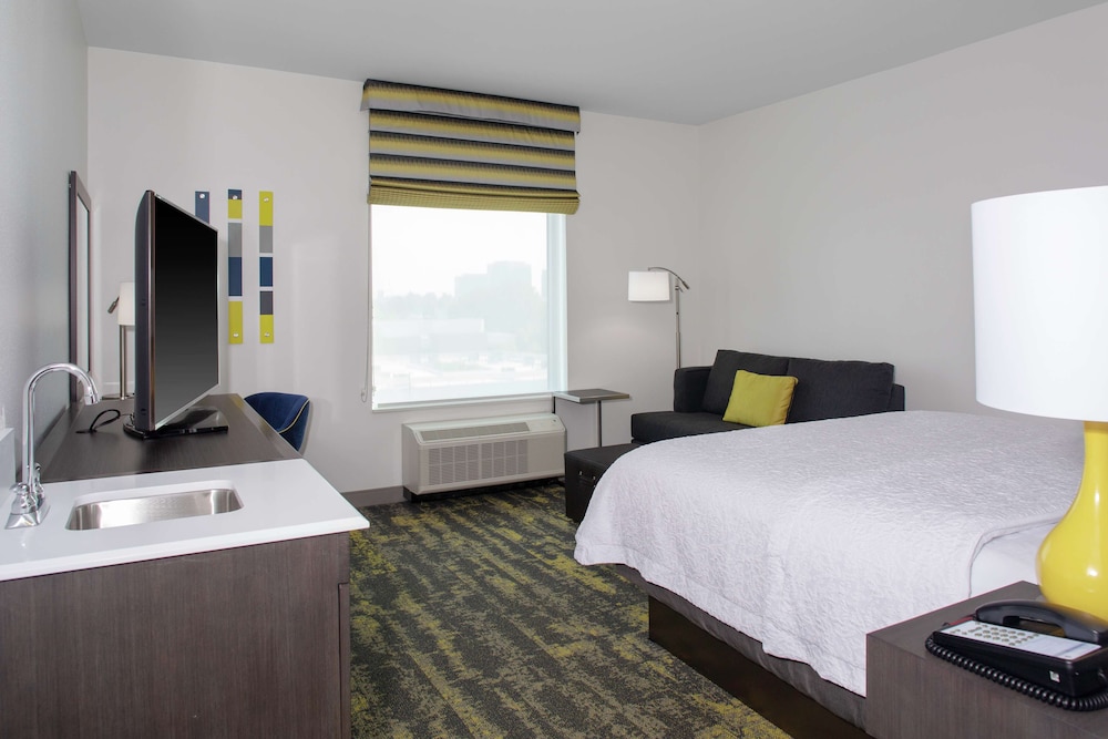 Hampton Inn & Suites Irvine Orange County Airport - photo 8