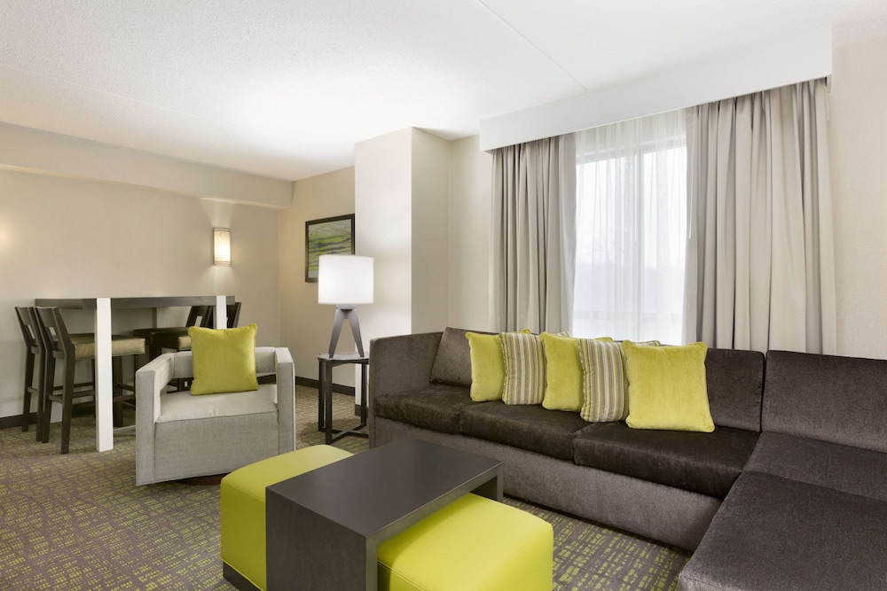 Embassy Suites by Hilton Newark Wilmington South - photo 12