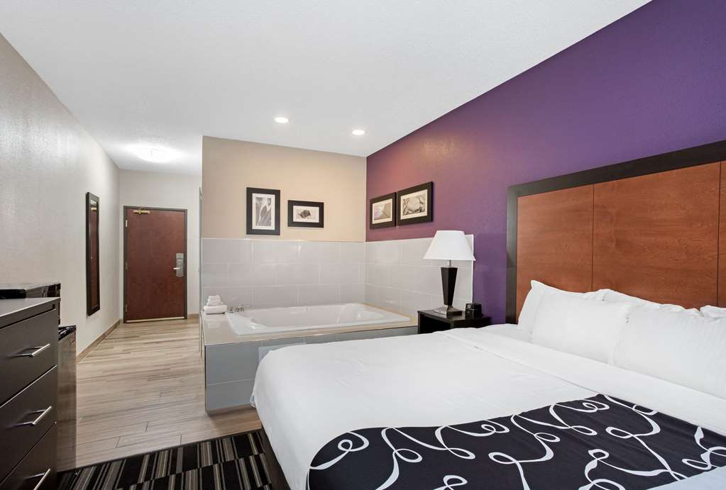La Quinta Inn & Suites by Wyndham Norwich Plainfield Casino - photo 16