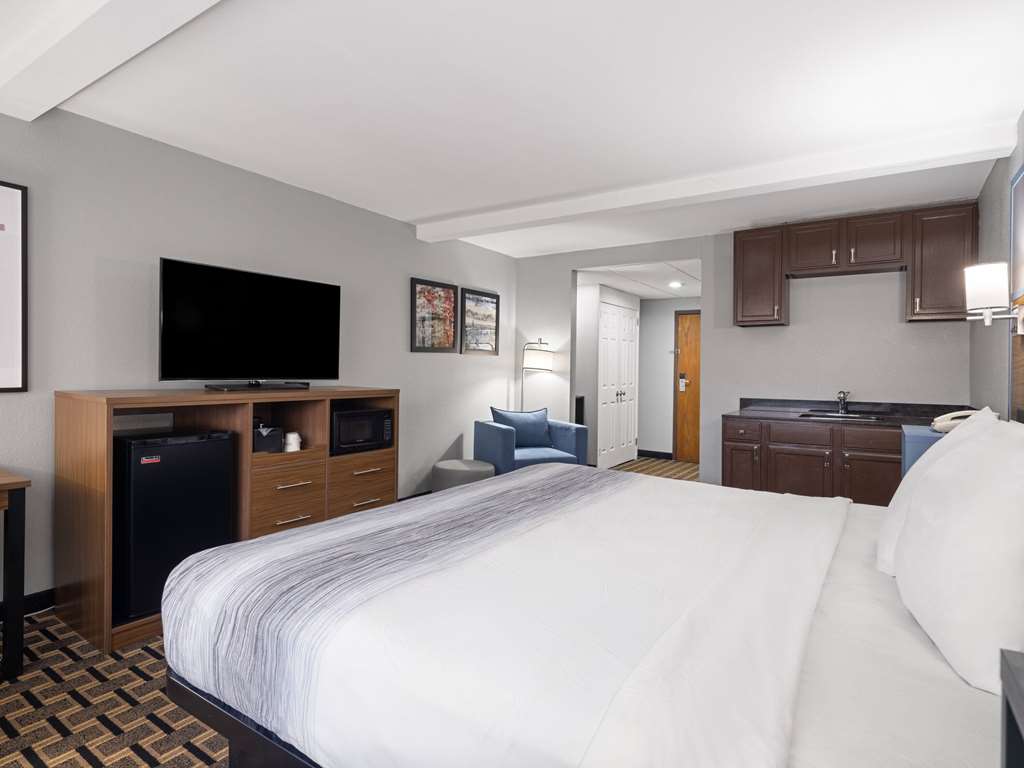 AmericInn by Wyndham Woodstock IL - photo 22