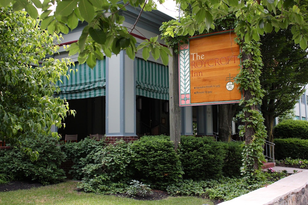 Roycroft Inn - last minute hotel in East Aurora
