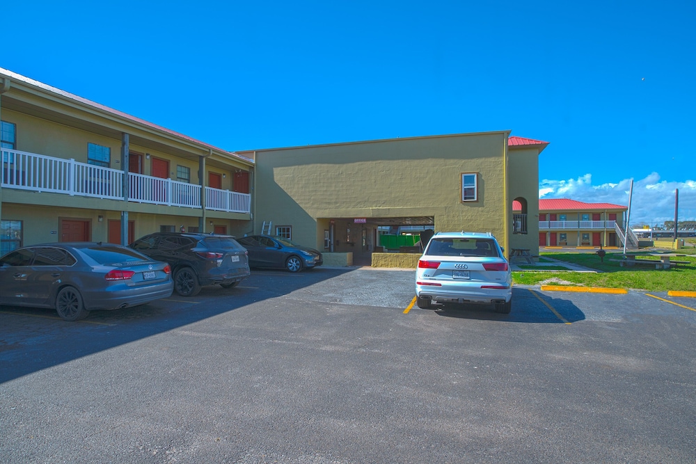Days Inn by Wyndham Aransas Pass - photo 36