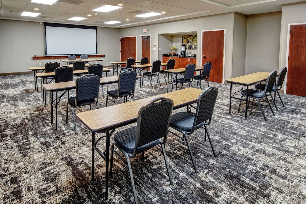 Hampton Inn Elizabeth City - photo 36