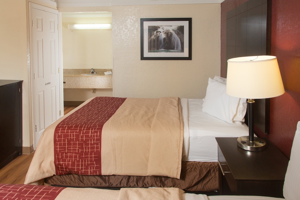 Red Roof Inn Ardmore - photo 3
