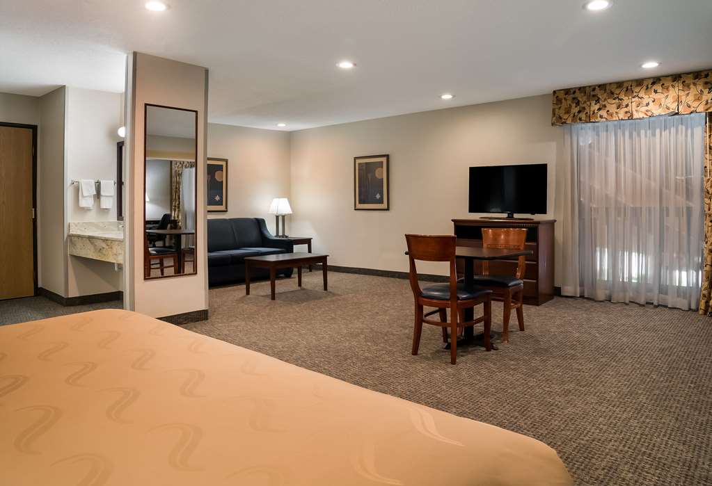 Quality Inn Grand Blanc Flint South - photo 25