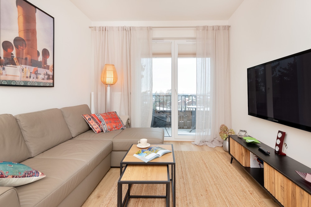 Stylish Seaside Apartment with Terrace & Parking in Jastrzębia Góra by Noclegi Renters — 4-Star Luxury Hotel in Jastrzebia Gora, Poland