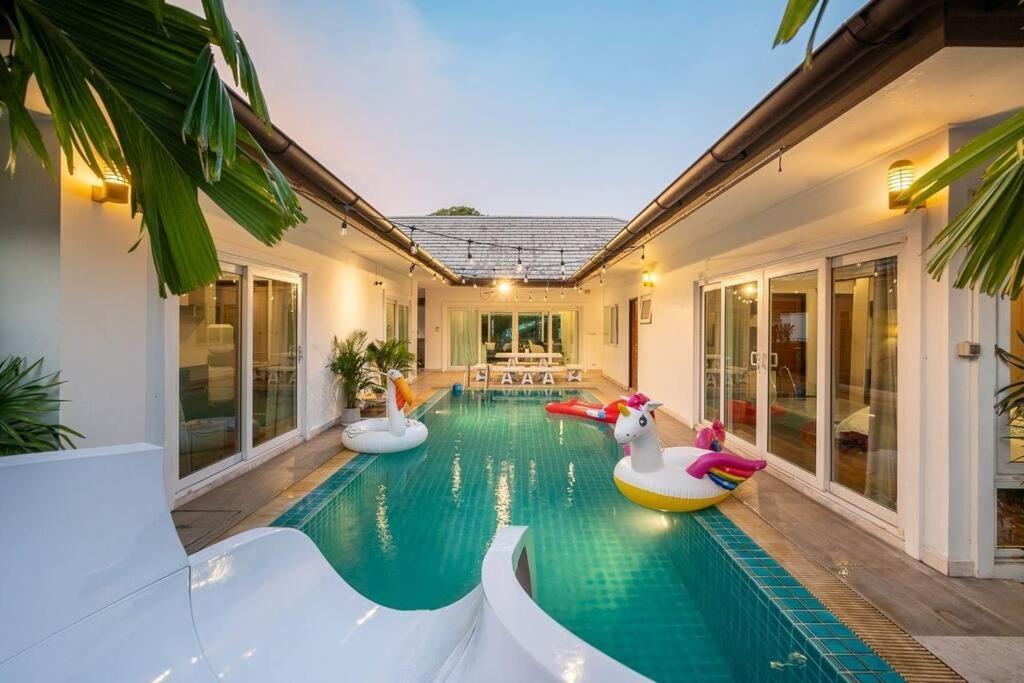 Sorrento Pool Villa Bang Lamung Pattaya — 4-Star Luxury Hotel in Bang Lamung, Thailand