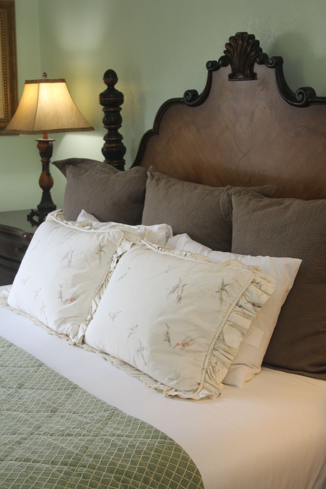 Hillwinds Inn - photo 11