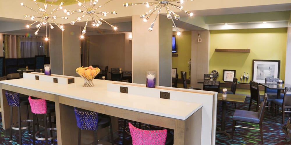 Hampton Inn & Suites Nashville Airport - photo 9