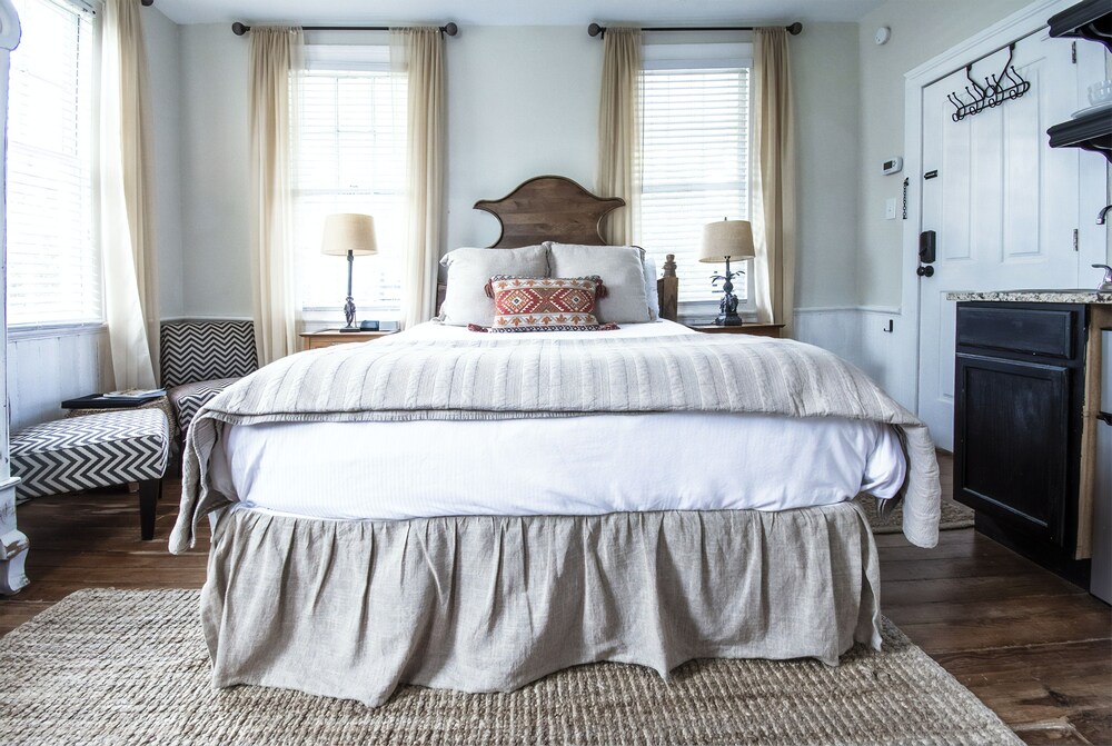 Suites on Coming - photo 31