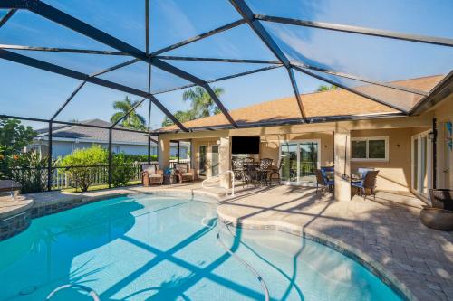 Cape Coral Comfort: Your 3BR Family Getaway in Cape Coral, United States