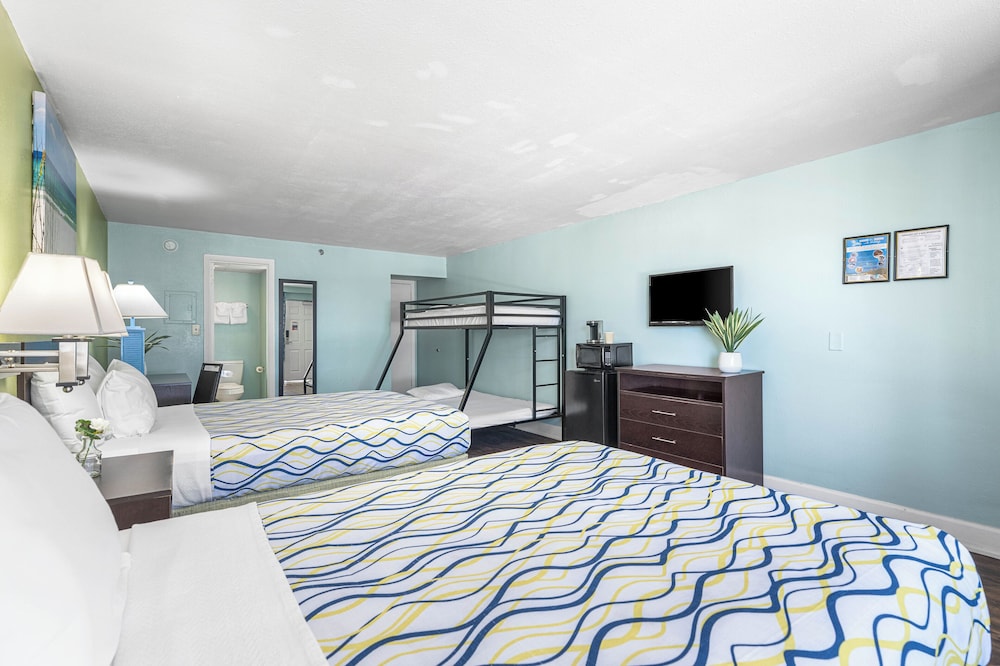 Boardwalk Beach Hotel - photo 36