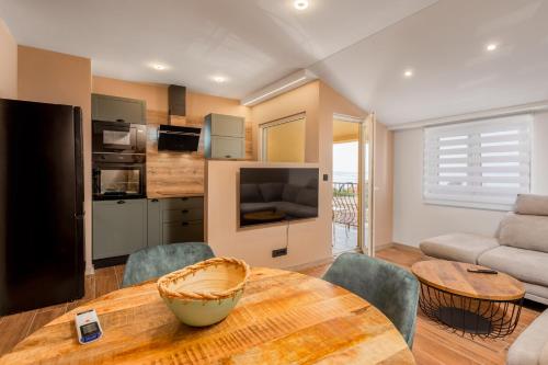 Adastra Apartments With Private Parking And Sea View — 4-Star Luxury Hotel in Rijeka, Croatia
