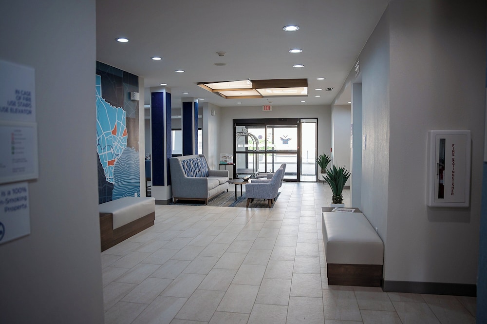 Holiday Inn Express & Suites Center by IHG - photo 63