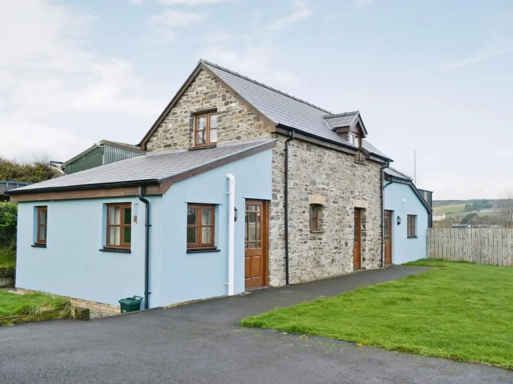 Bryncrwn Cottage — 5-Star Luxury Hotel in Aberystwyth, United Kingdom