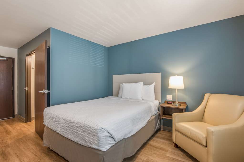 WoodSpring Suites Chicago Midway - photo 10