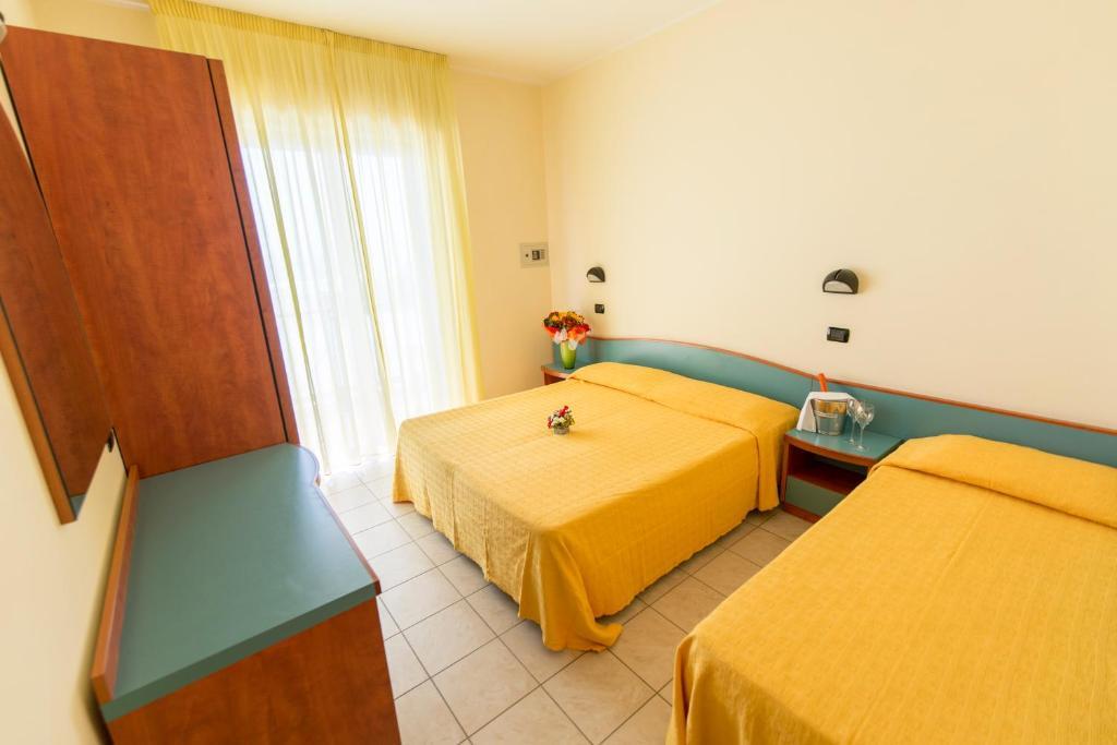 Hotel Atlas — Alba Adriatica — photo 2