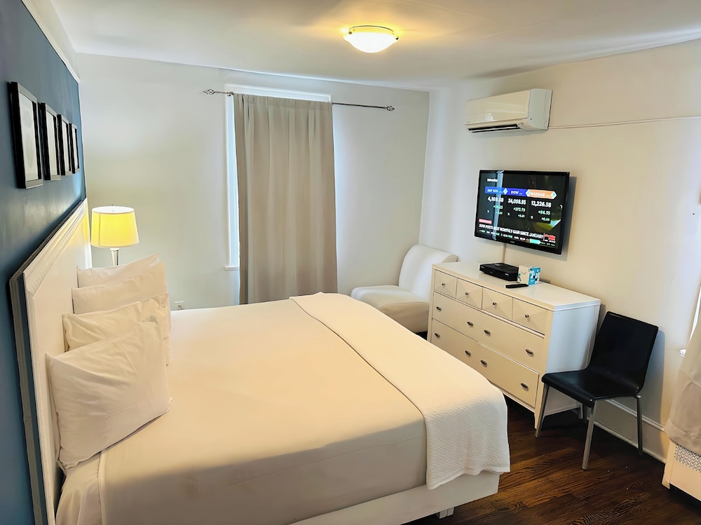 Long Beach Hotel - photo 12