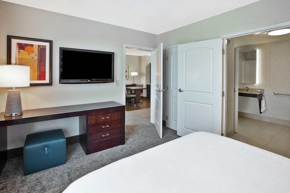 Embassy Suites Columbus Airport - photo 14