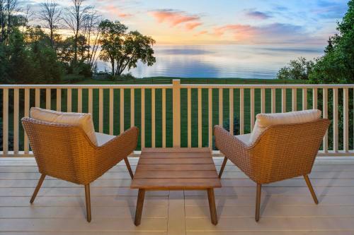 Lake Michigan Gem: Private Beach & Game Room in Newton, United States