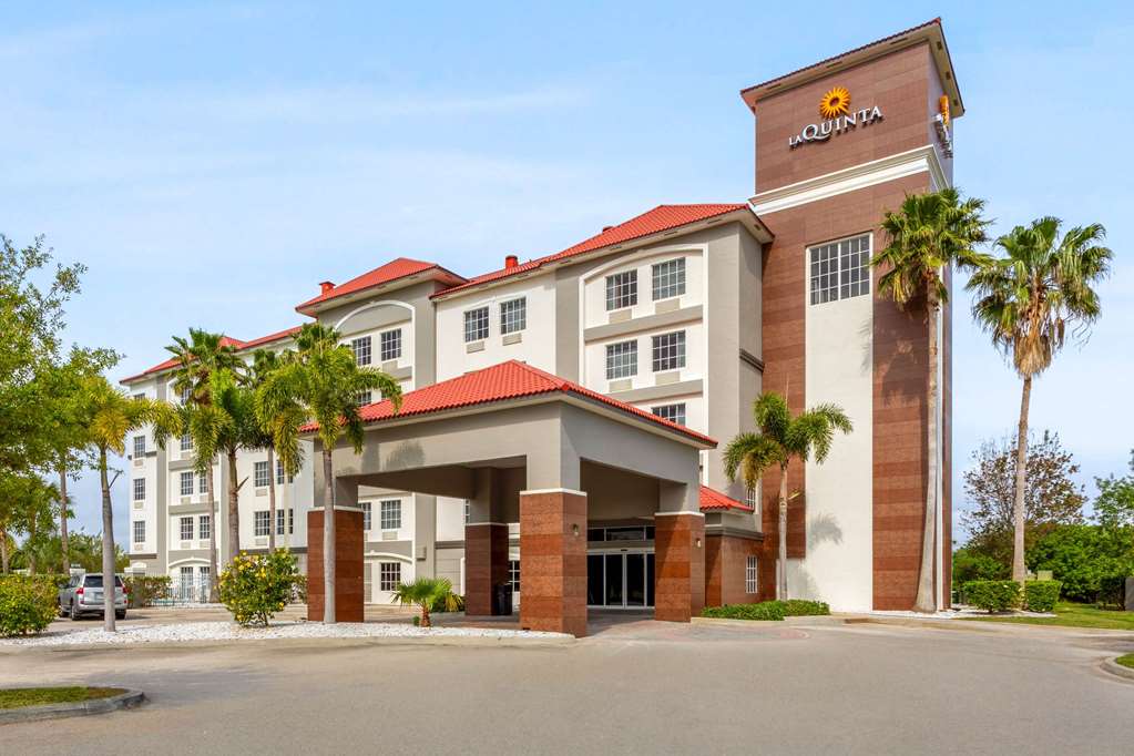 La Quinta Inn & Suites by Wyndham Ft. Pierce in Fort Pierce, United States