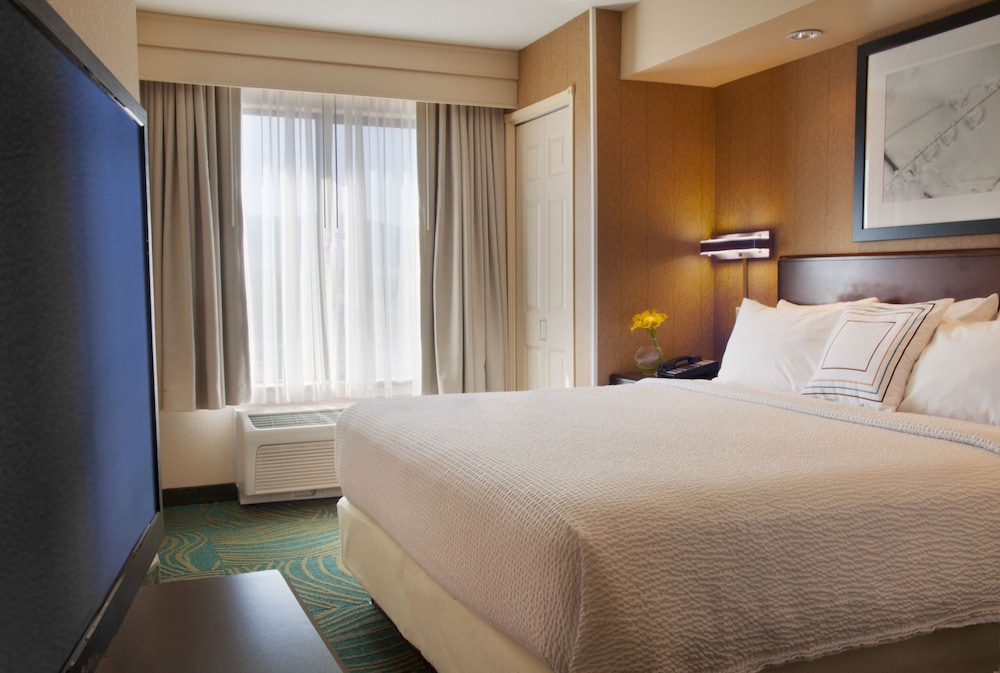 SpringHill Suites by Marriott Medford - photo 18