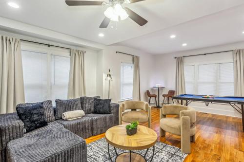 CollegeHill King Firepit Theater NearWesley in Wichita, United States