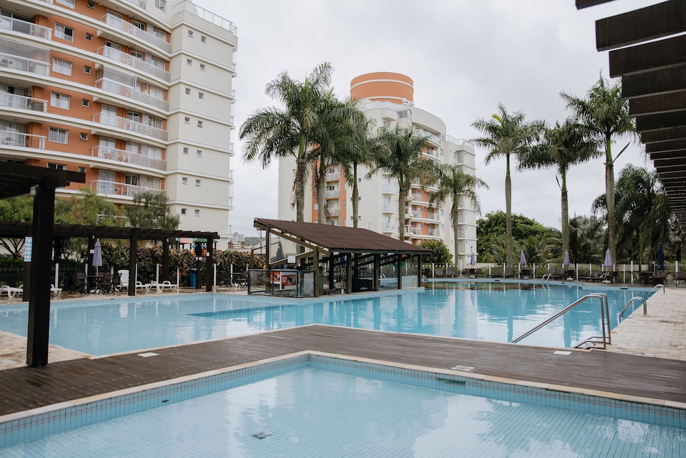 Ap 3 quartos em home club Beto Carrero Penha — 4-Star Luxury Hotel in Penha, Brasil