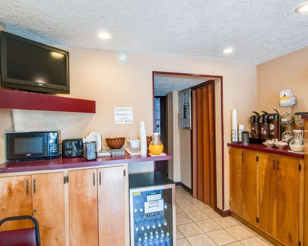 Econo Lodge Galax VA - photo 23
