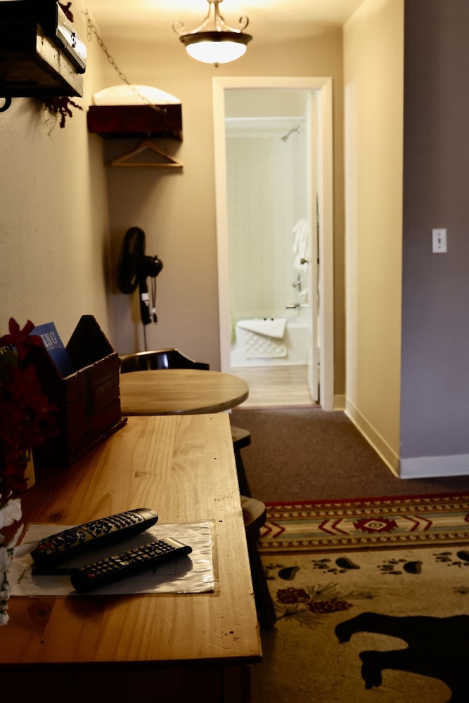Rocky Mountain Lodge - photo 29