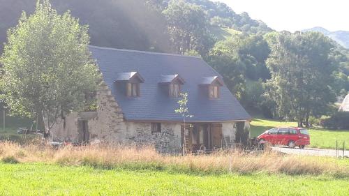 Penstone Grange - carbon neutral hotel in Campan