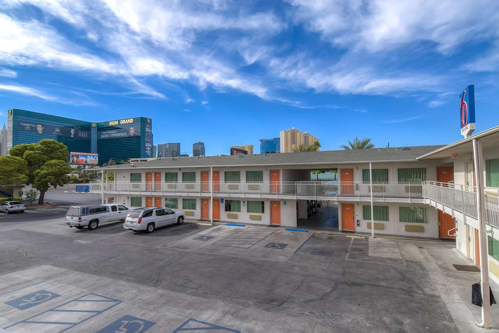 Motel 6 Las Vegas NV Tropicana - photo 4