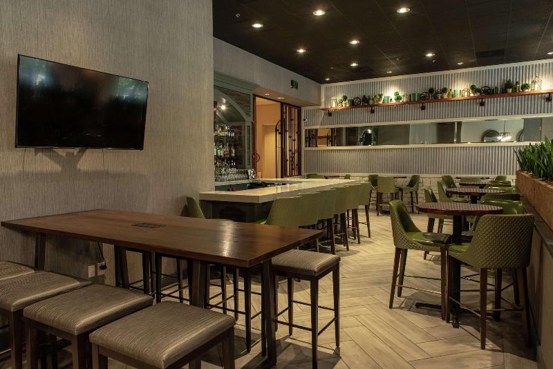 Hotel Zessa Orange County Airport a DoubleTree by Hilton - photo 125