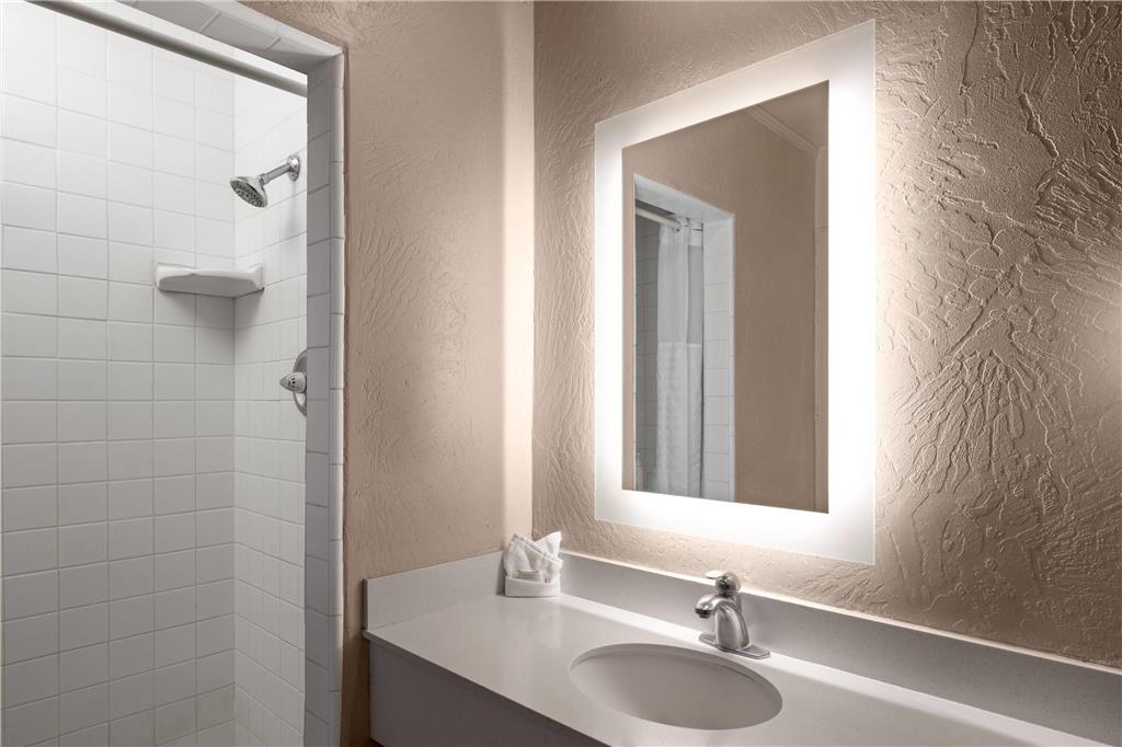 Howard Johnson by Wyndham Modesto Ceres - photo 18
