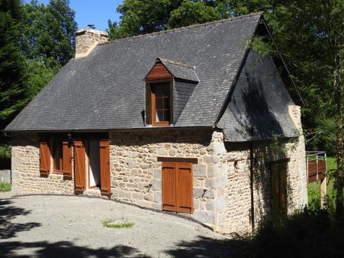 L'Etang - carbon neutral hotel in Bazouges-La-Perouse