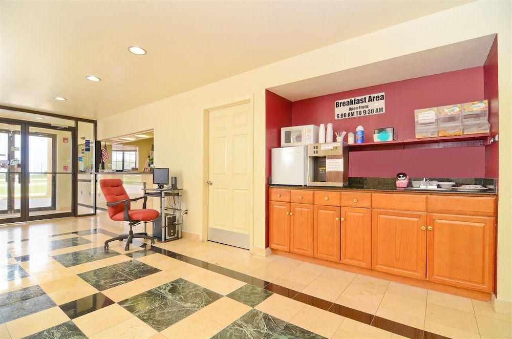 Pine Point Inn & Suites - photo 19