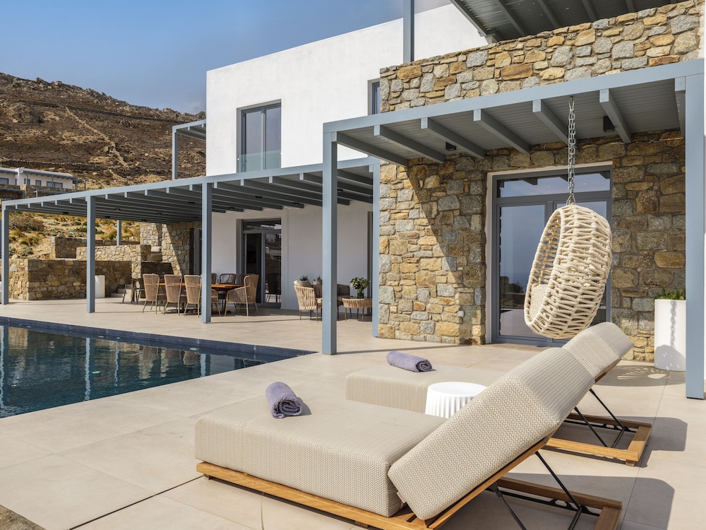 Villa Meraviglia Elia Mykonos — 4-Star Luxury Hotel in Mykonos, Greece