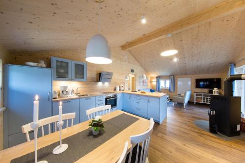 Typ A plus Ketch Skipperhaus — 4-Star Luxury Hotel in Neustadt In Holstein, Germany