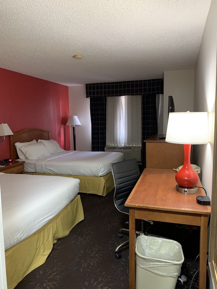 Ramada by Wyndham Santa Fe - photo 8