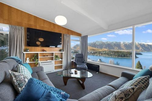 Best views walking distance to town 5 bedroom — 4-Star Luxury Hotel in Queenstown, New Zealand