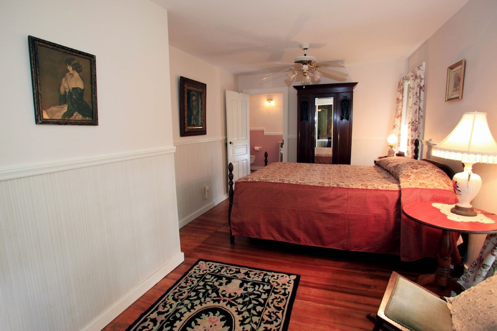 Black Mountain Inn - photo 7