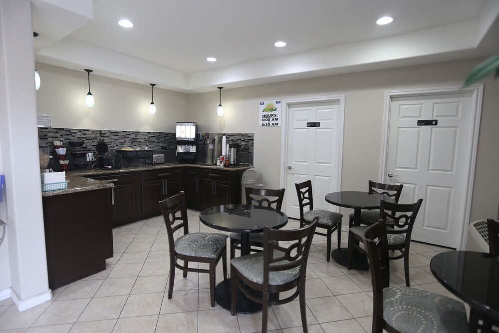 Executive Inn & Suites Jewett - photo 38