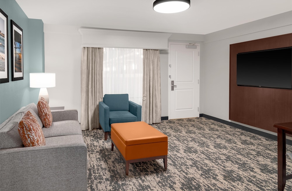 Embassy Suites by Hilton Fort Myers Estero - photo 25