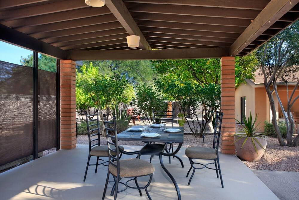 AZ Oasis Heated Pool & Spa Sport Court & Putting Greens Pool Table & Games Scottsdale - photo 21
