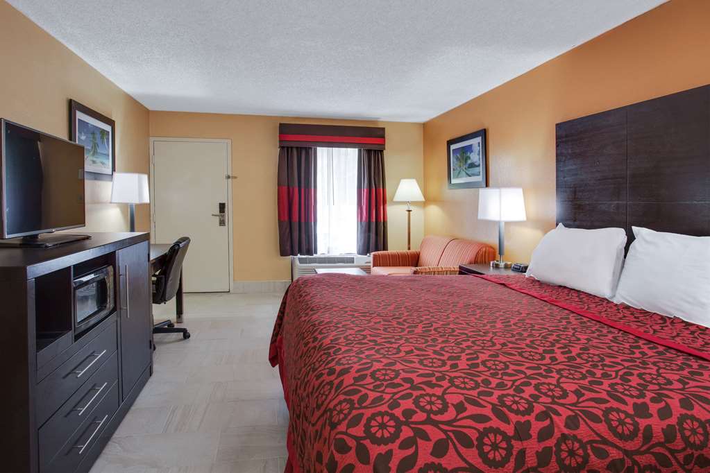 Days Inn by Wyndham Sarasota Bay - photo 14