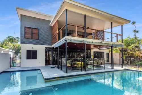 Bramston on the Beach — 4-Star Luxury Hotel in Innisfail, Australia