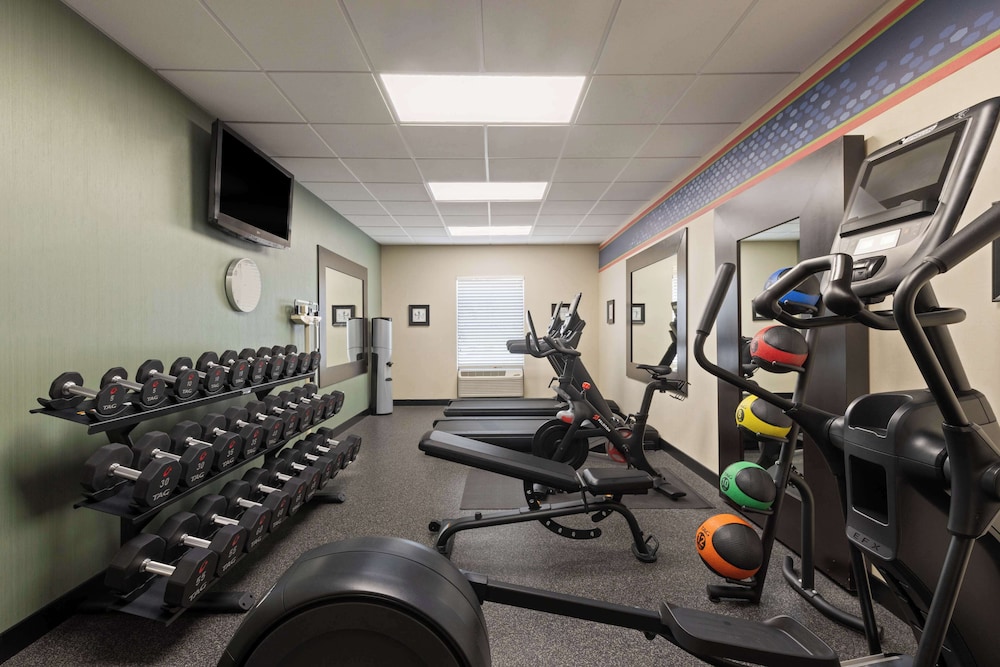 Hampton Inn & Suites Savannah Airport - photo 25
