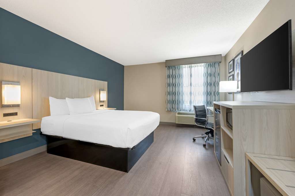 Best Western Plus Lafayette Hotel University Area - photo 15