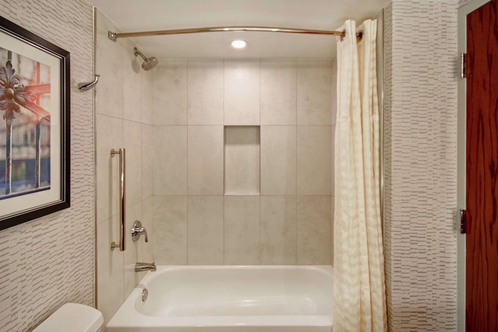 Embassy Suites by Hilton Omaha Downtown Old Market - photo 31